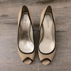 Guess Beige Suede w Brown Trim Low Heel Sandals